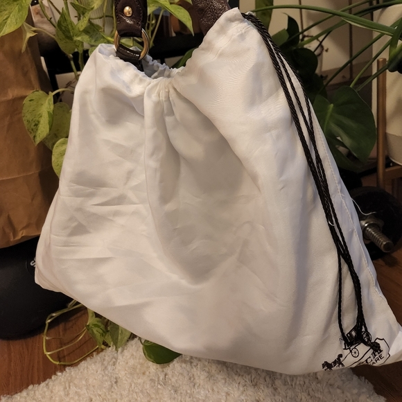 Coach Signature Archive Bag - Picture 5 of 11